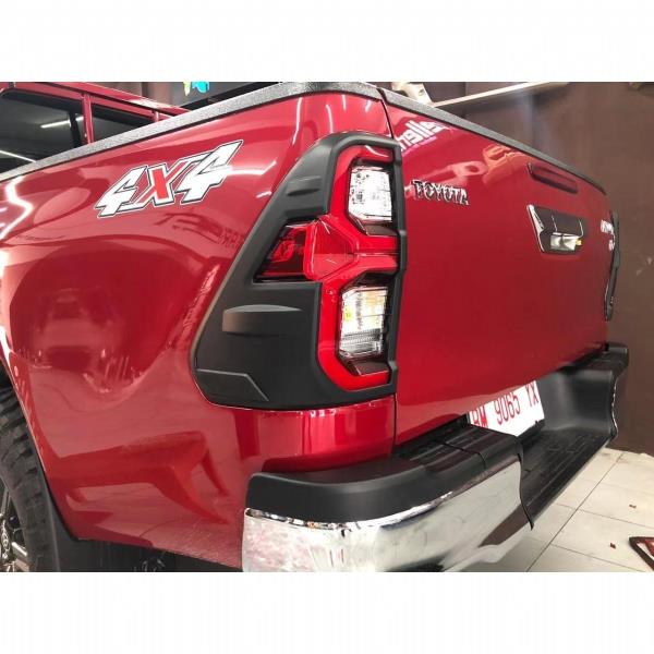 Toyota Hilux Far Stop Çerçeveleri ve Setler